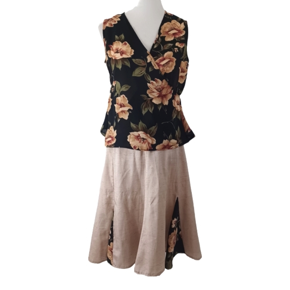 UNBRANDED HANDCRAFTED 2 PIECE SET VEST/SKIRT SIZES M&L